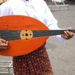 Alat Musik Gambus Pengiring Dalam Pertunjukan Musik Islam