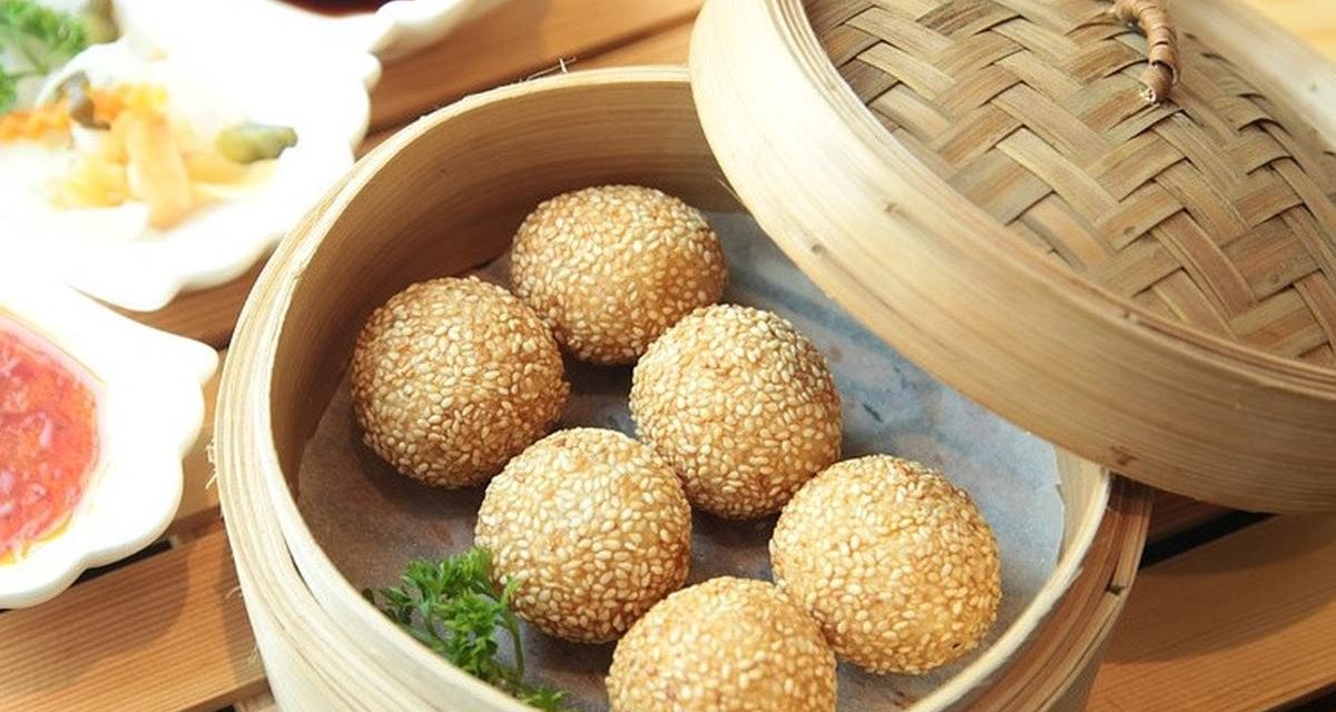 Kue Onde-Onde: Camilan Tradisional Dengan Sensasi Kenyal