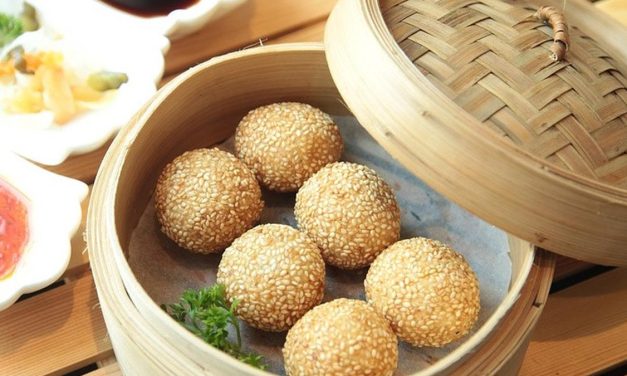 Kue Onde-Onde: Camilan Tradisional Dengan Sensasi Kenyal