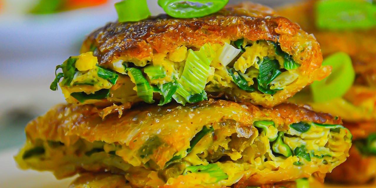 Martabak Telur: Camilan Gurih Yang Selalu Menggoda Selera
