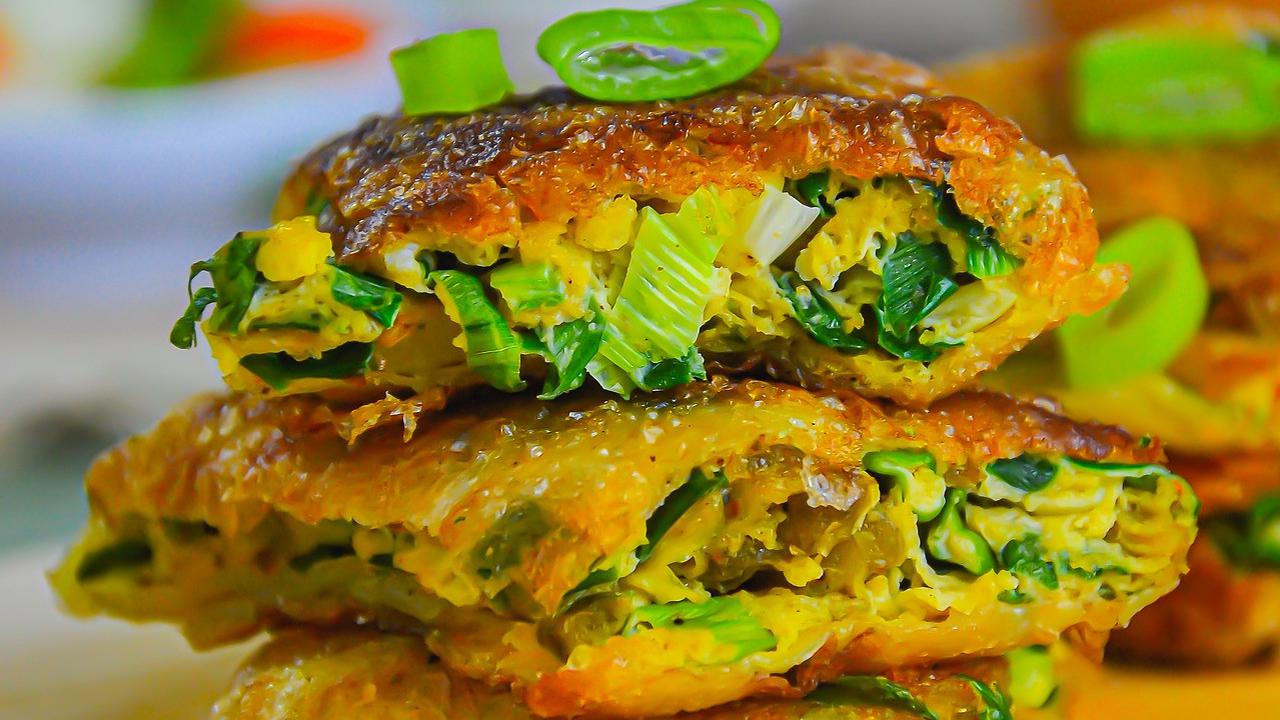 Martabak Telur: Camilan Gurih Yang Selalu Menggoda Selera