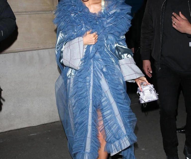 Tabi Shoes: Padu-Padan Fashion Terbaru Yang Kembali Populer