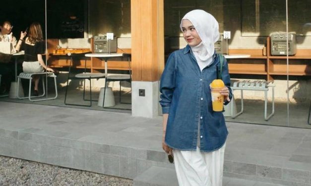 Gaya Elegan Wanita Hijab 2026: Mix & Match Denim Yang Trendi