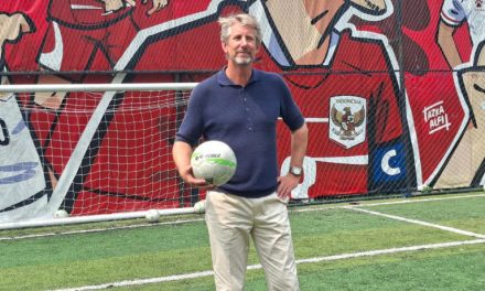 Luar Biasa! Van Der Sar Akui Indonesia Basis Fans MU Terbesar