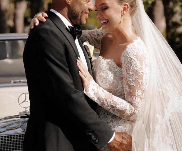 Sah Jadi Suami Istri! Potret Bahagia Perrie Edwards & Alex Oxlade