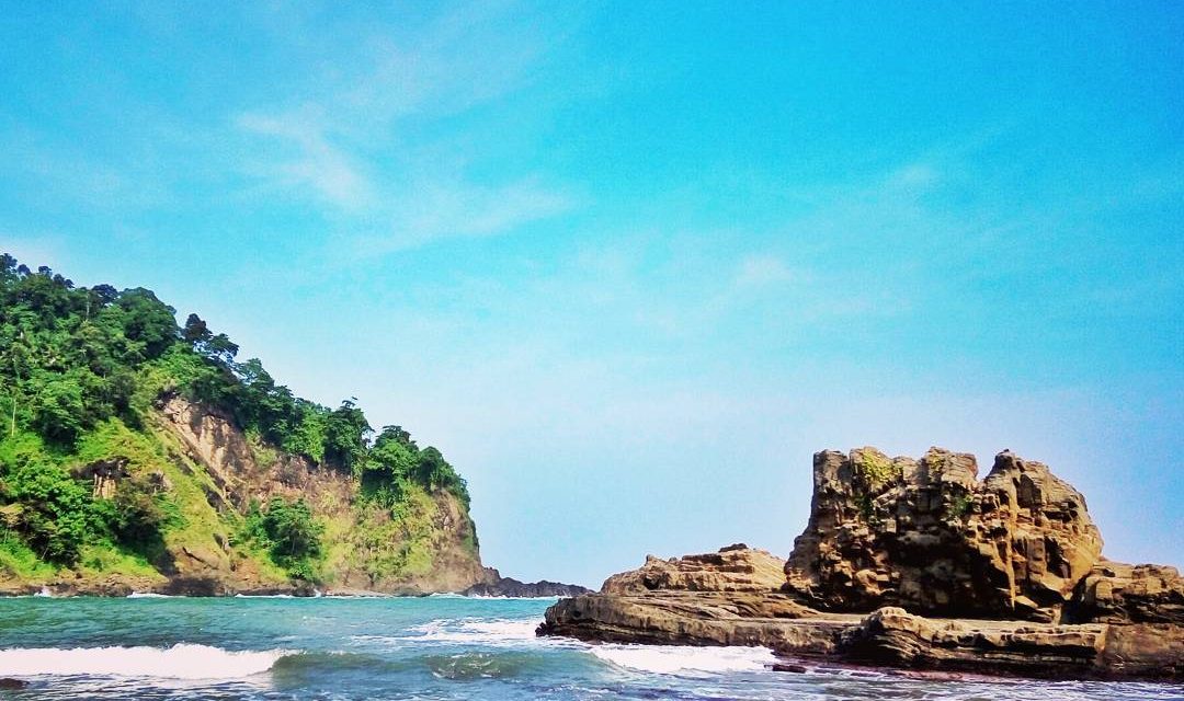 Pantai Kali Kencana Wisata Tersembunyi Pulau Nusakambangan