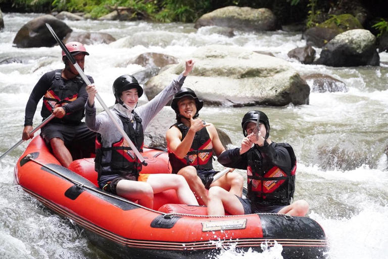 Liburan Ke Bali, Lee Jong Suk Eksplorasi Wisata Alam & Budaya