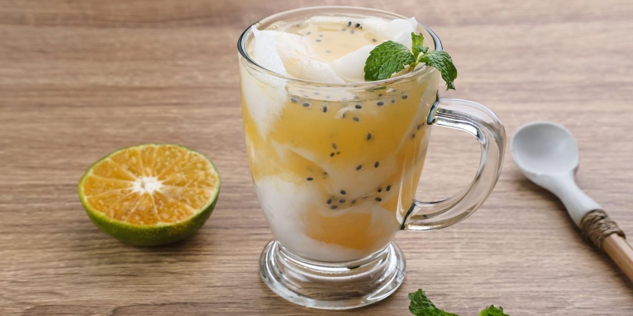 Auto Segar! Resep Es Kelapa Jeruk Praktis Untuk Cuaca Panas