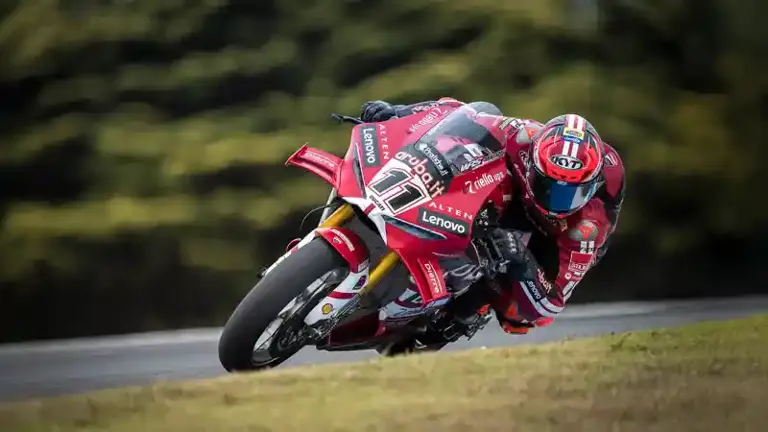 Ducati Sapu Bersih! Nicolò Bulega Resmi Kuasai WorldSBK 2026