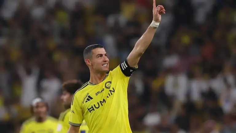 Kembali Beraksi! Ronaldo Cetak Gol Dalam Kemenangan Al Nassr